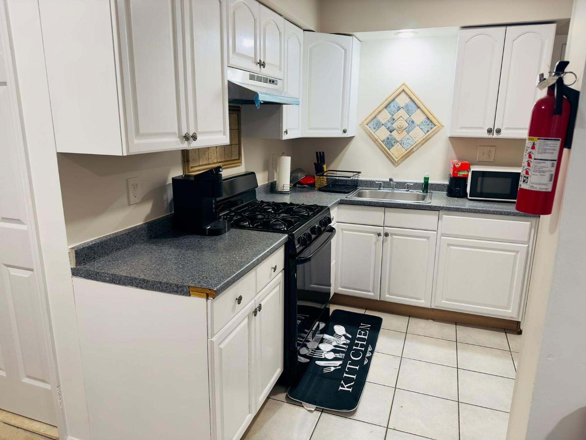 Cosy Bedroom 6 Minutes To Ewr Prudential Hotels Pen Station Newark Exteriör bild